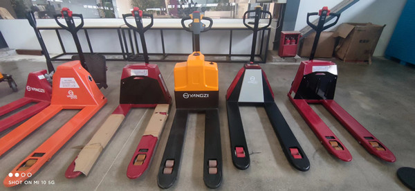 電動搬運(yùn)車都有哪些作用和特點(diǎn)