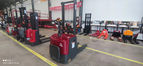 學(xué)習(xí)電動叉車的基本步驟方法